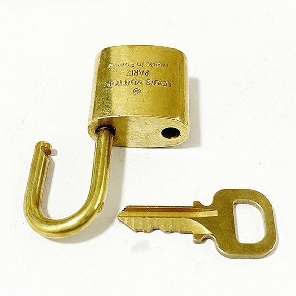 LOUIS VUITTON LV 10 SET PADLOCK KEY CHARM CADENA GOLD-PLATED FRANCE 36MT003 - Picture 4 of 4